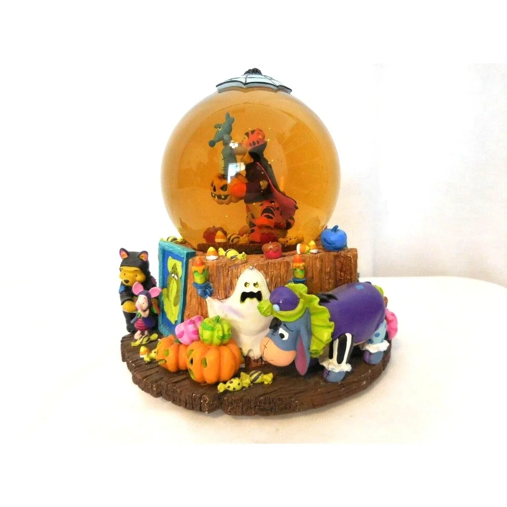 Disney Winnie the Pooh Halloween Tiggers Haunted House Musical Snowglobe Rare